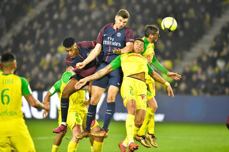 南特主帅谈与巴黎比赛被延期：我们有得选吗我想我们只能适应