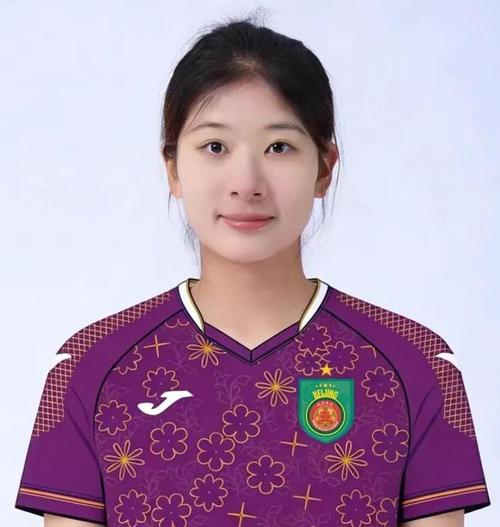 北京女足签山东门将刘晨，李平康：山东女足对她辞职退编感到愤怒