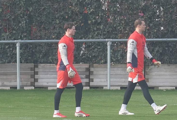 图片报：预计诺伊尔将缺战对亚特兰大首回合，乌尔比希很可能首发