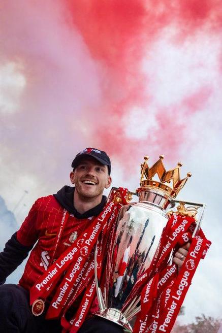 900万欧用9年！2017年罗伯逊加盟利物浦，当时其身价仅为700万