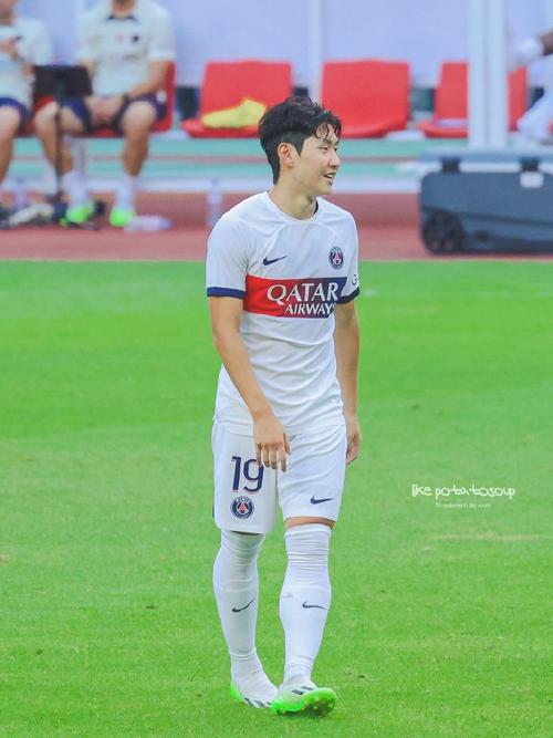 李刚仁巴黎生涯开局不顺，俱乐部失望但球员渴望正名