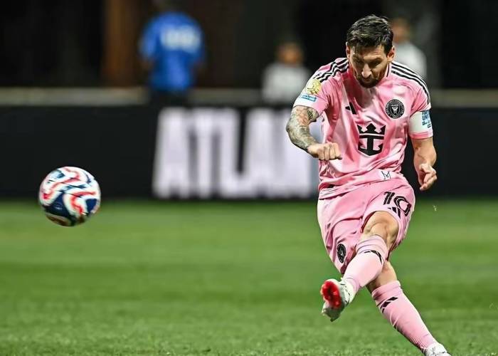 导演大逆转！梅西任意球破门双响，迈阿密国际让2追4夺首胜